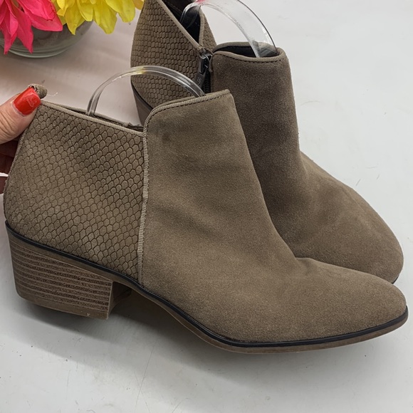 Michael Michael Kors Tan Suede Ankle Boots Size 11 MCA4701J - Picture 3 of 12